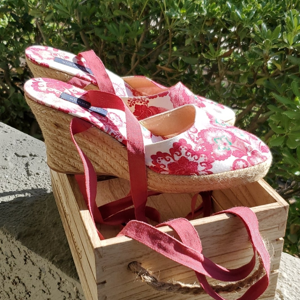 Burberry  espadrilles laceup sandals